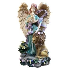 Vintage Angel music box with a lion and a lamb
